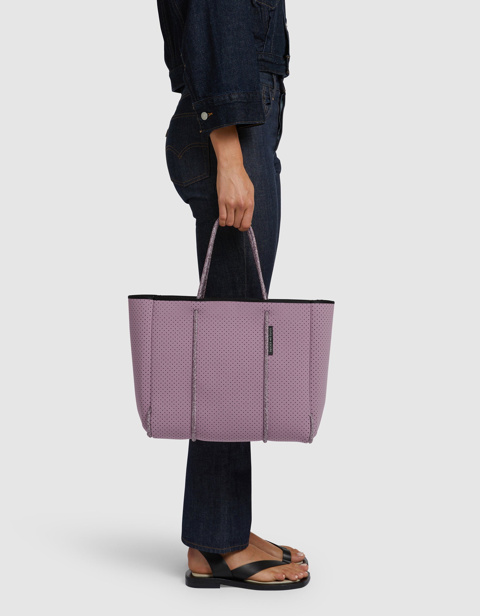 Flying Solo tote in orchid – State of Escape