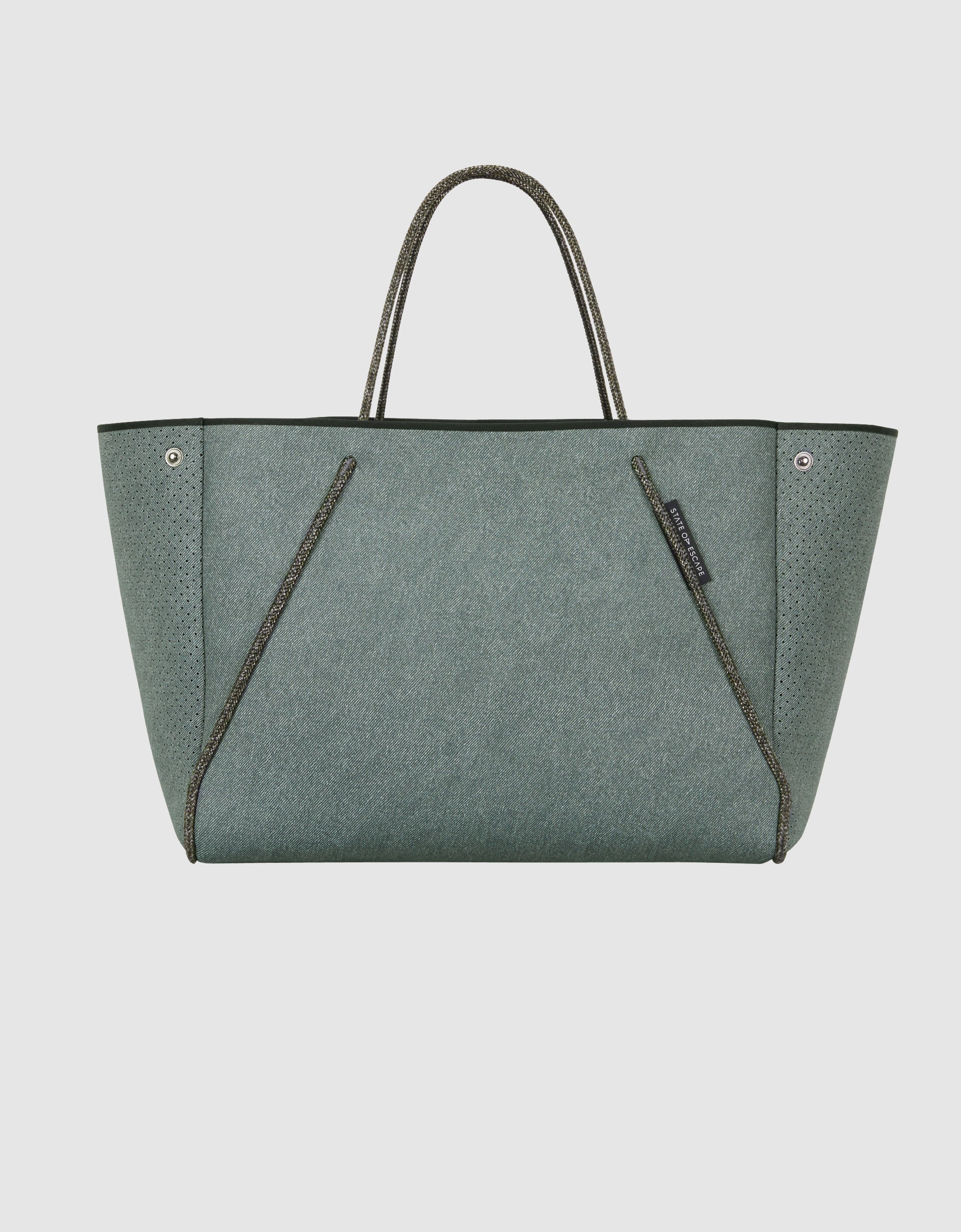 Guise tote in washed moss denim print – State of Escape