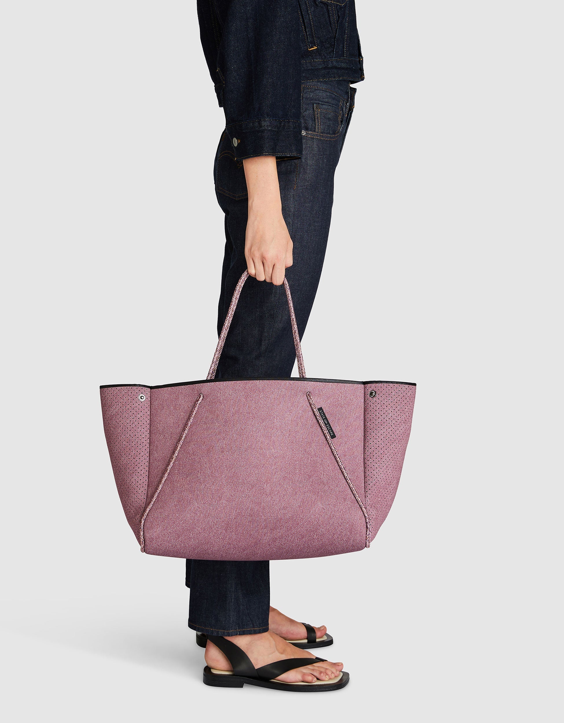 Guise tote in washed rose denim print – State of Escape