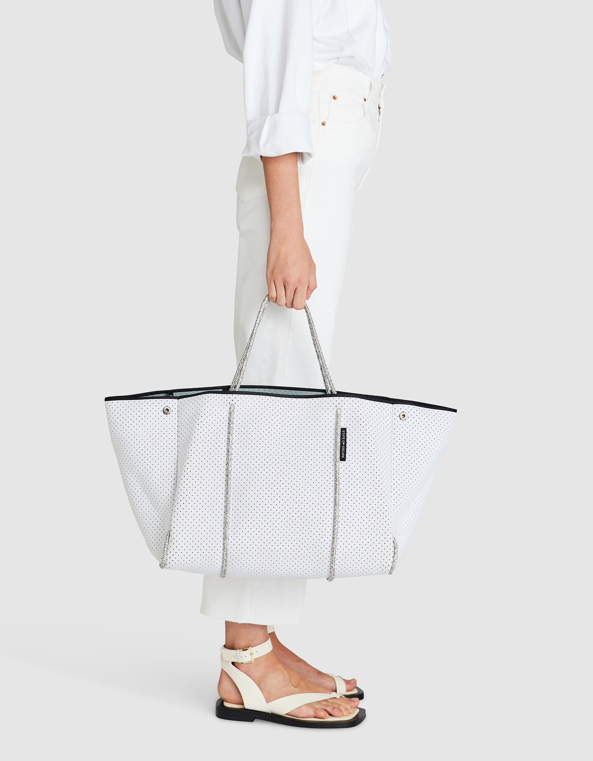 Escape™ tote in white / grey (dual tone) – State of Escape