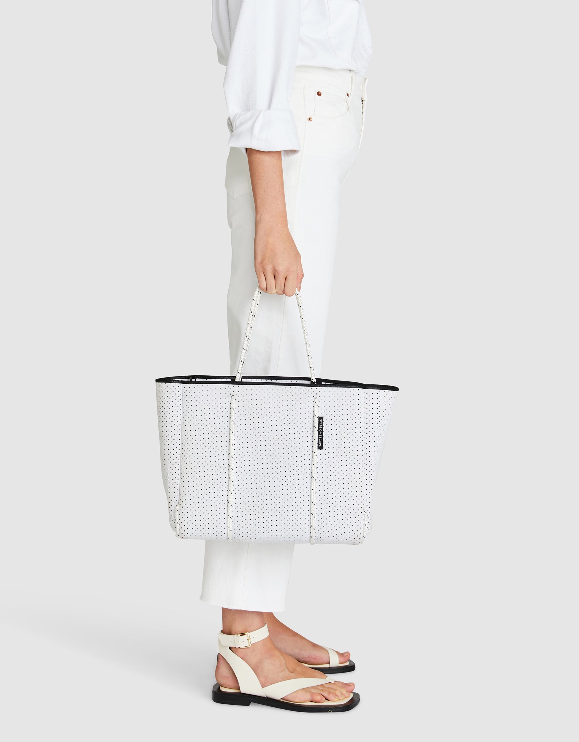 Flying Solo tote in highlight fleck white – State of Escape