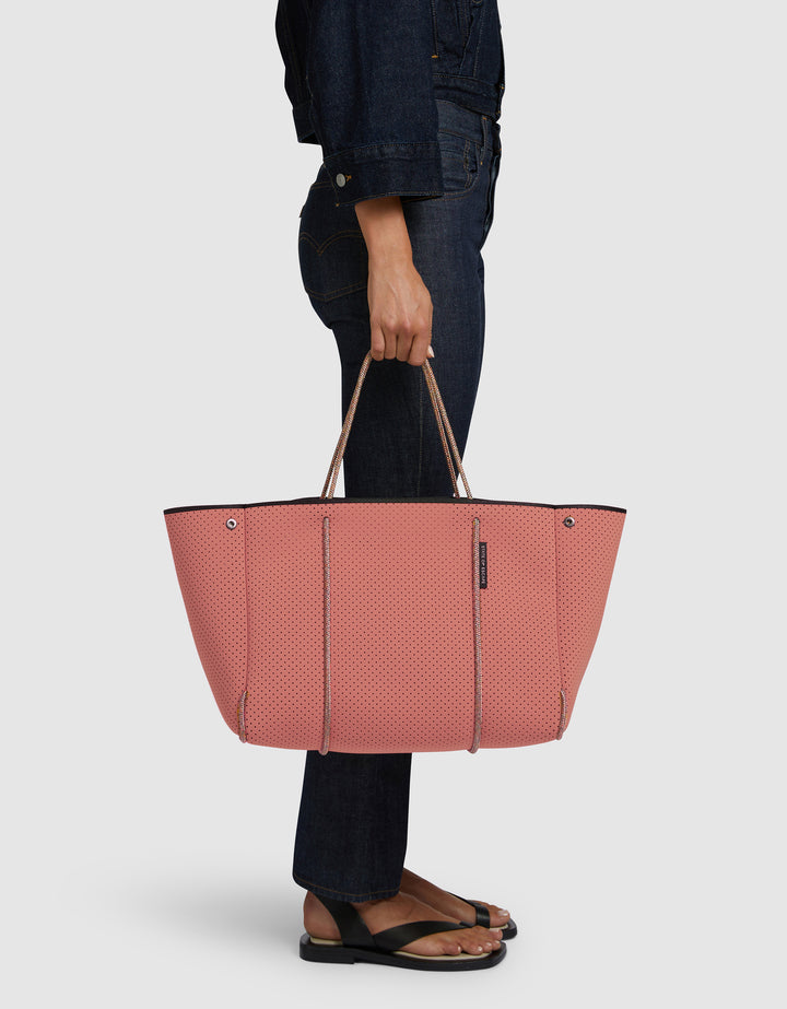 Escape™ tote in bermuda – State of Escape