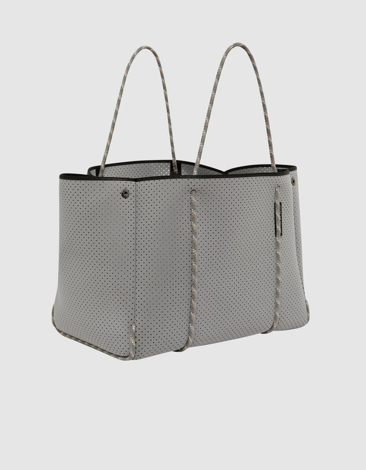 Escape™ tote In dove – State of Escape