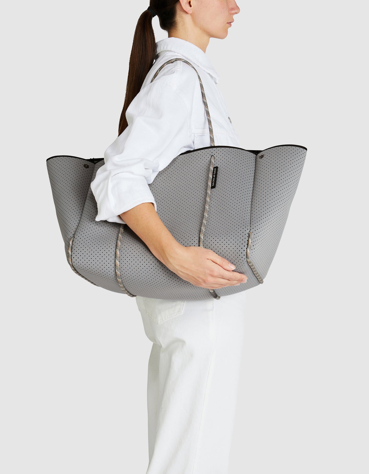 Escape™ tote In dove – State of Escape