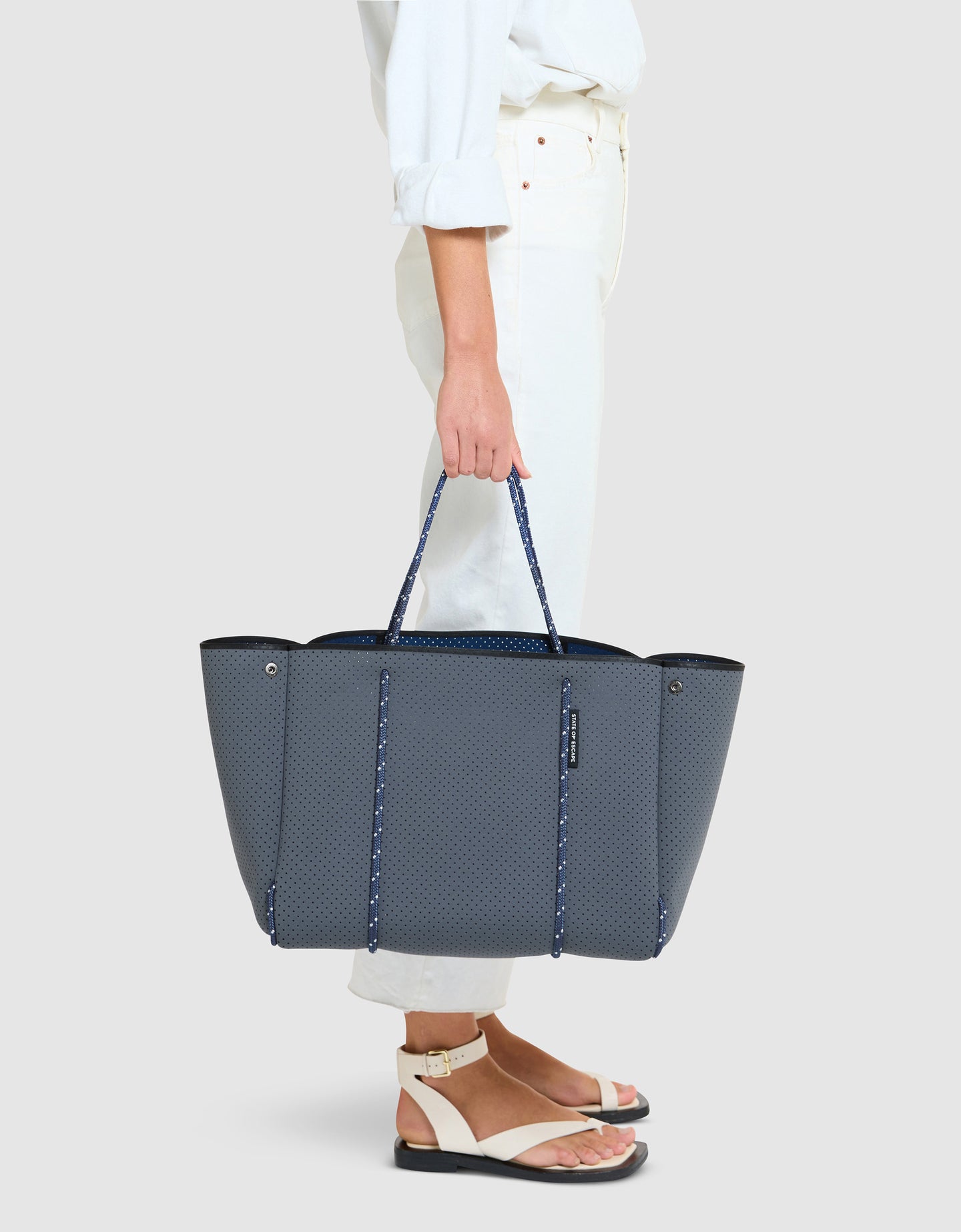 Escape™ tote bag in Pewter - State of Escape