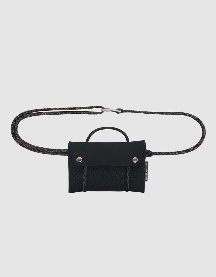 Compass belt bag in black – State of Escape