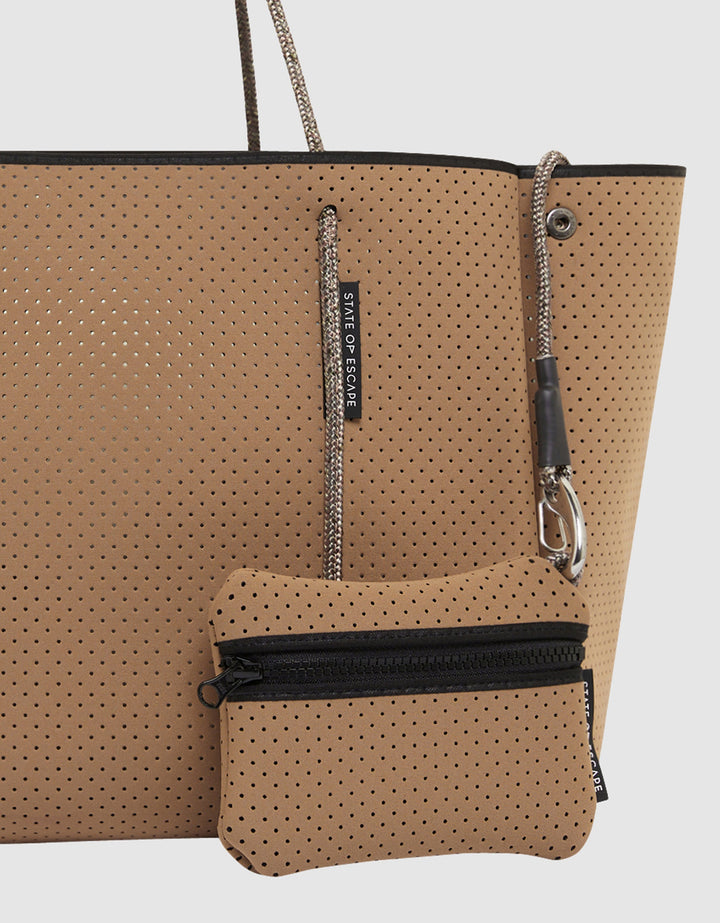 Escape™ tote in caramel / steel (dual tone)