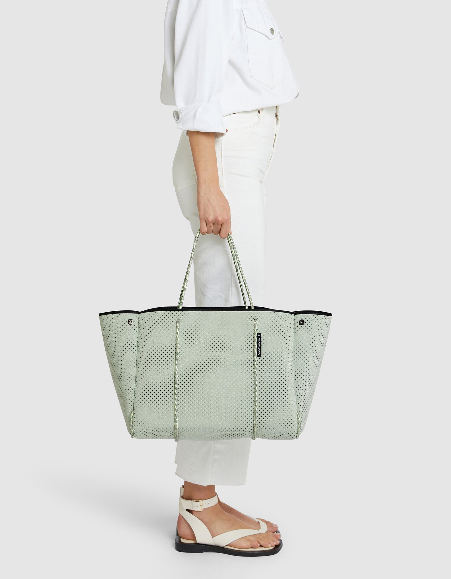 Escape™ tote in seafoam – State of Escape