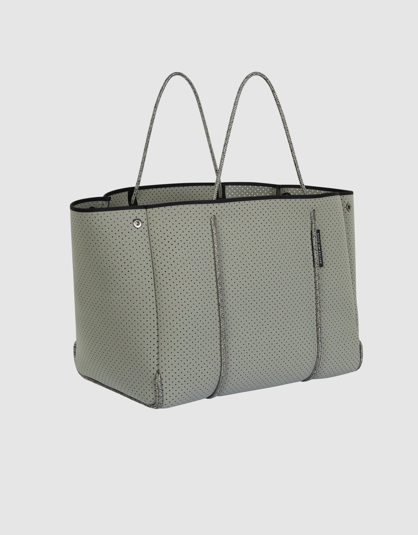 Escape™ tote in sage green – State of Escape