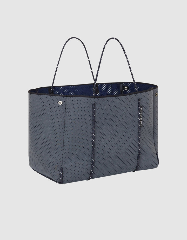 Escape™ Tote Bag In Pewter- Navy – State of Escape