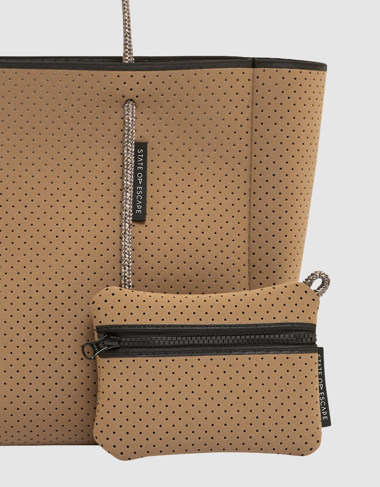 Flying solo tote in caramel / steel – State of Escape