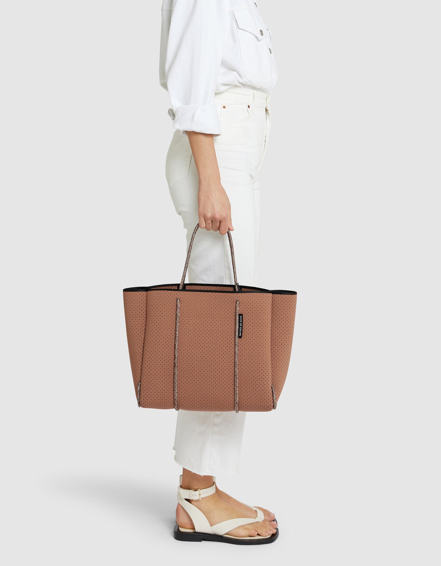 Flying Solo tote in nougat – State of Escape