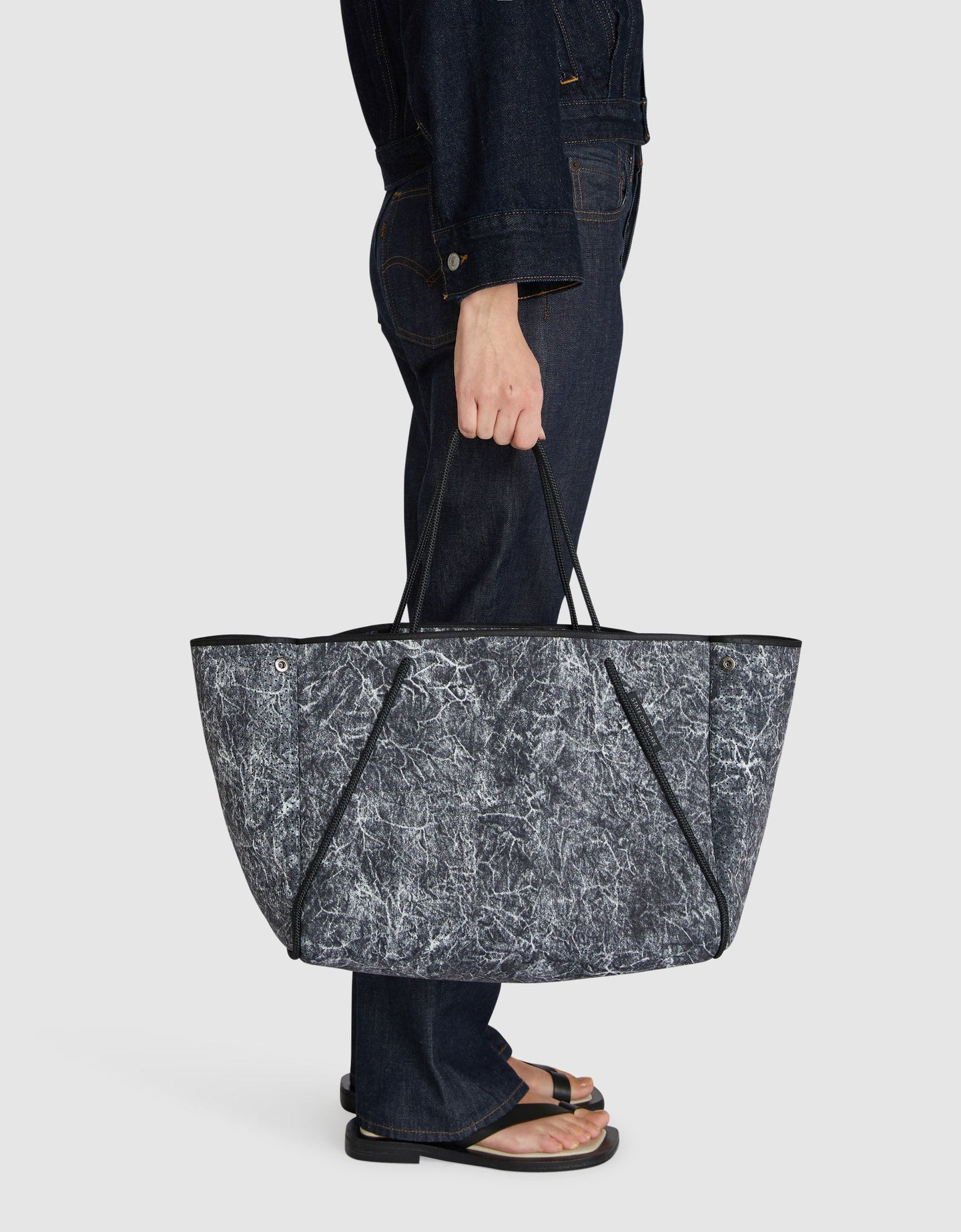 Guise tote in acid washed black print – State of Escape