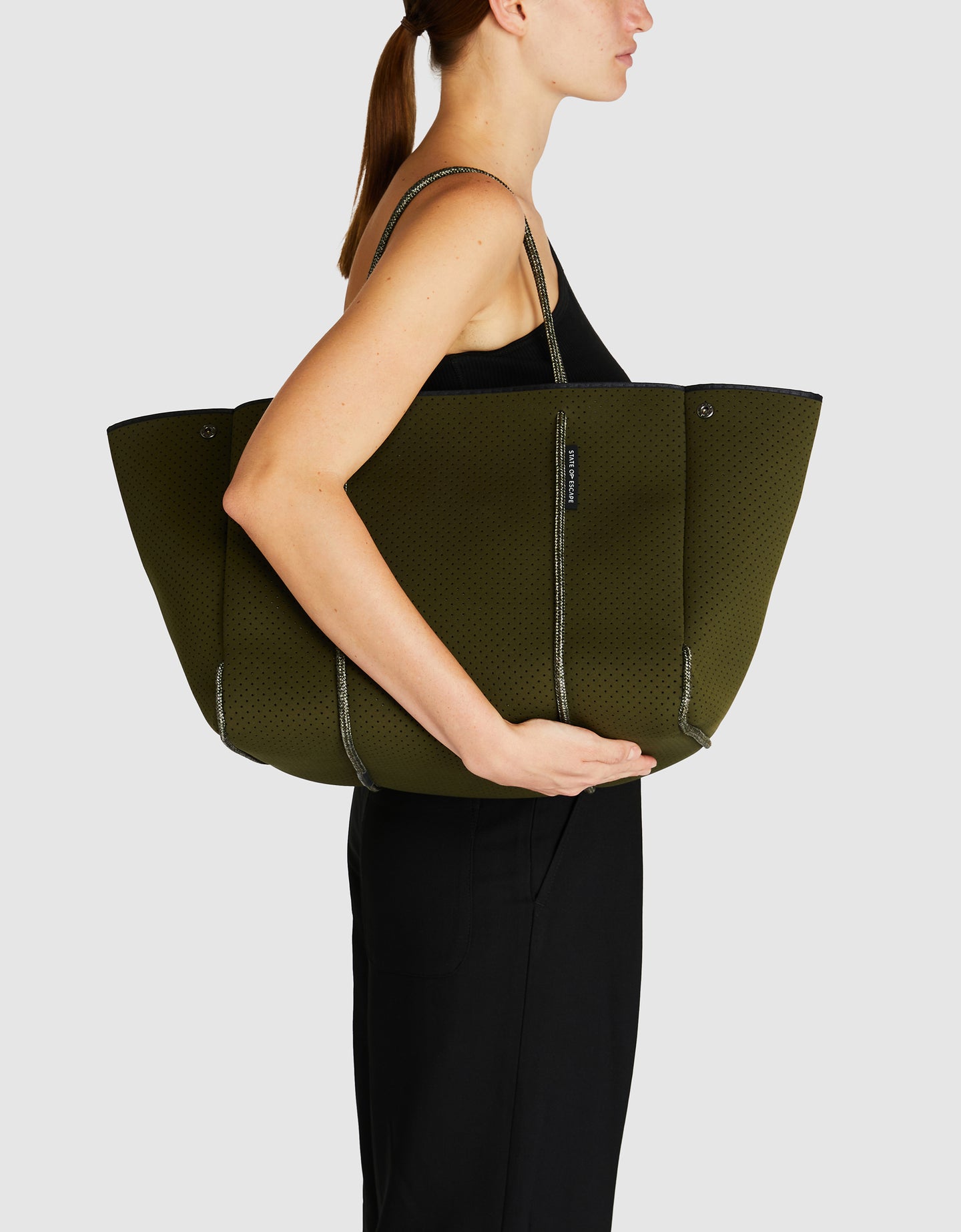 Escape™ tote in khaki / grey (dual tone) – State of Escape