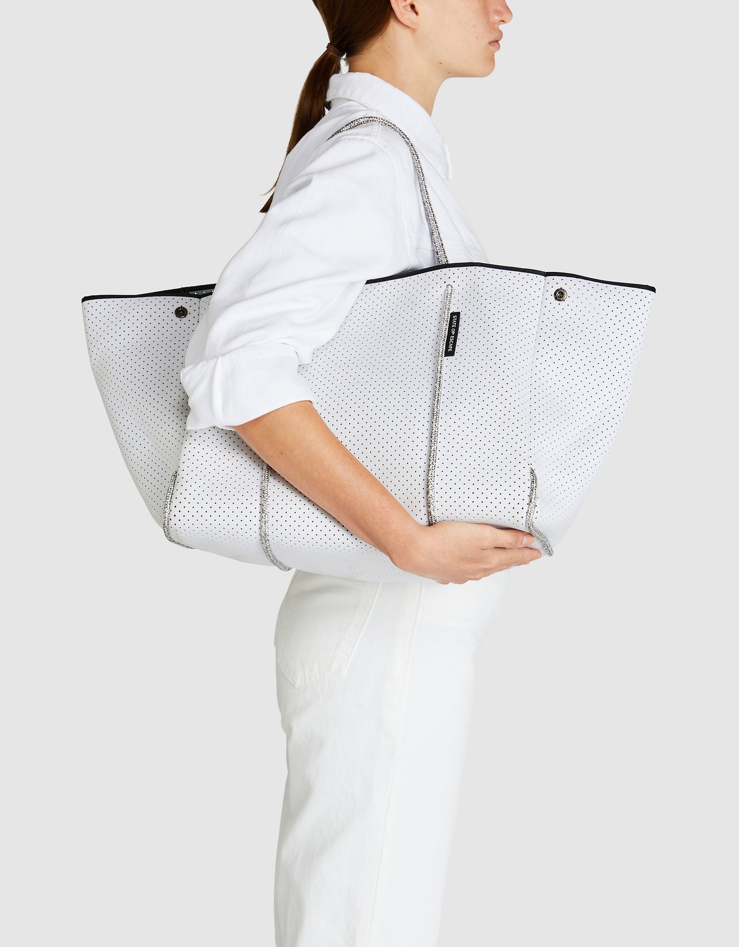 Escape™ tote in white / grey (dual tone) – State of Escape