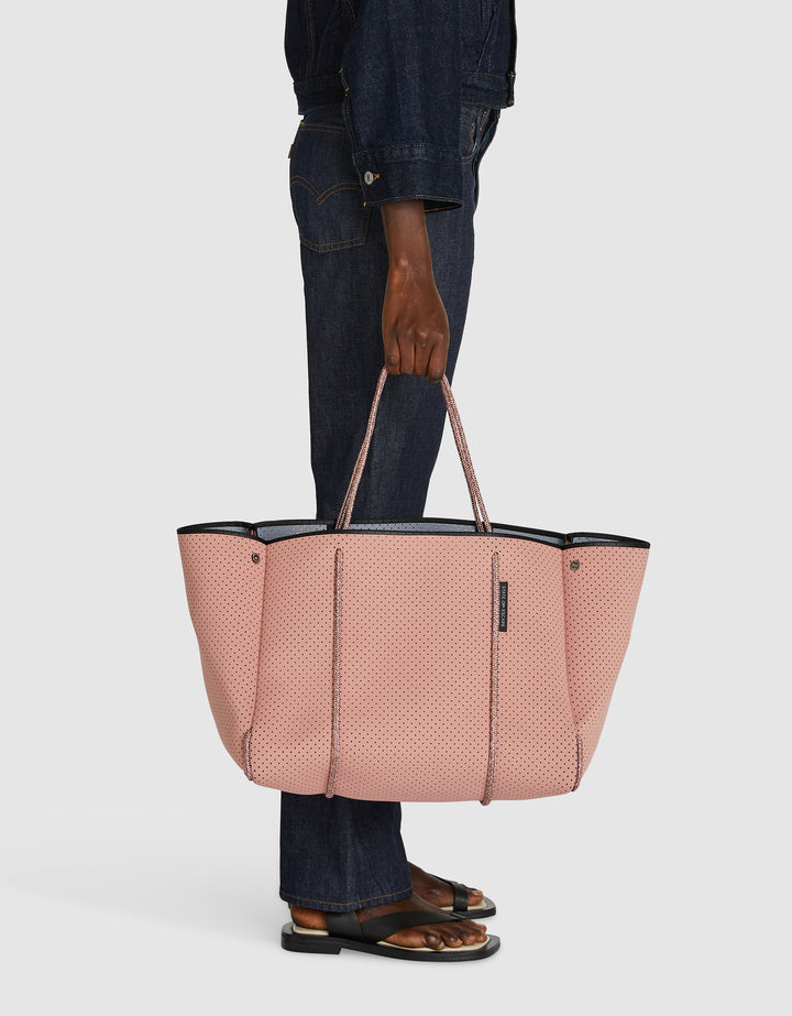 Escape™ tote in deep musk / dove (dual tone) – State of Escape