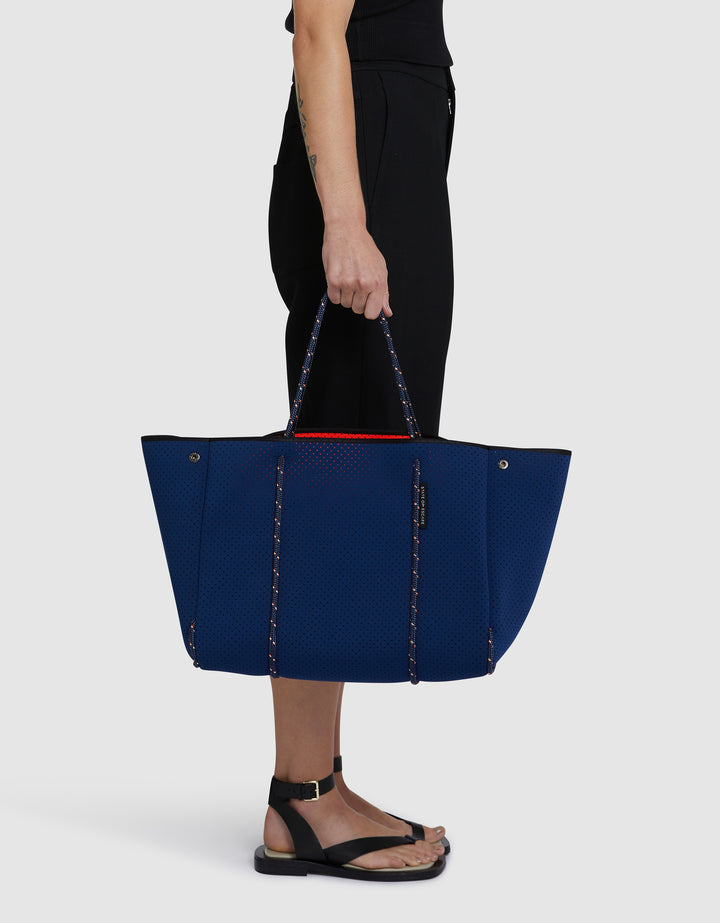 Escape™ tote | Navy & Hot Coral Dual Tone – State of Escape